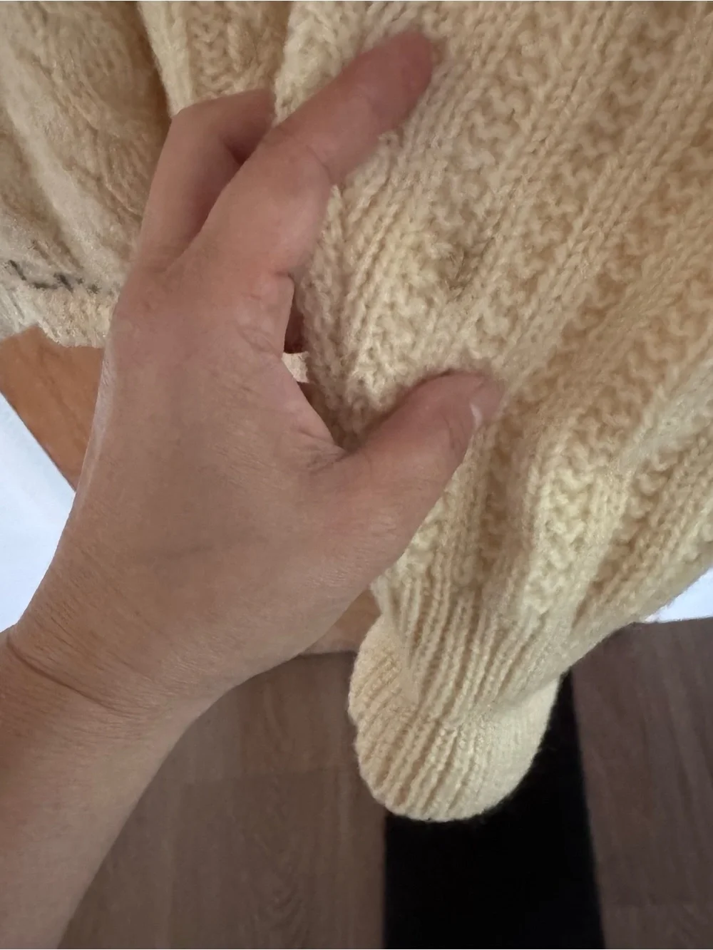 Shamrock Apparel Original Wool Chunky Cable Knit Cream Sweater men Large